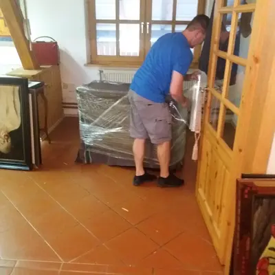 Professionelle Verpackung München - Möbel werden sicher eingepackt