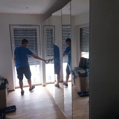 Möbelmontage Service München - Schrank-Montage beim Umzug