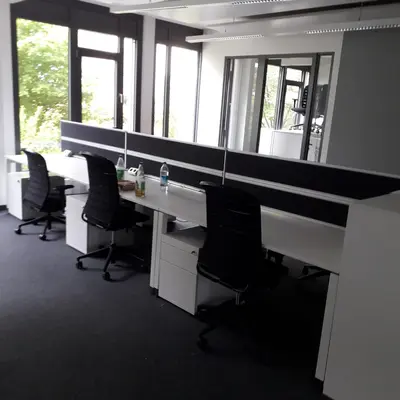 Büroumzug München - Umzugsteam beim Verladen